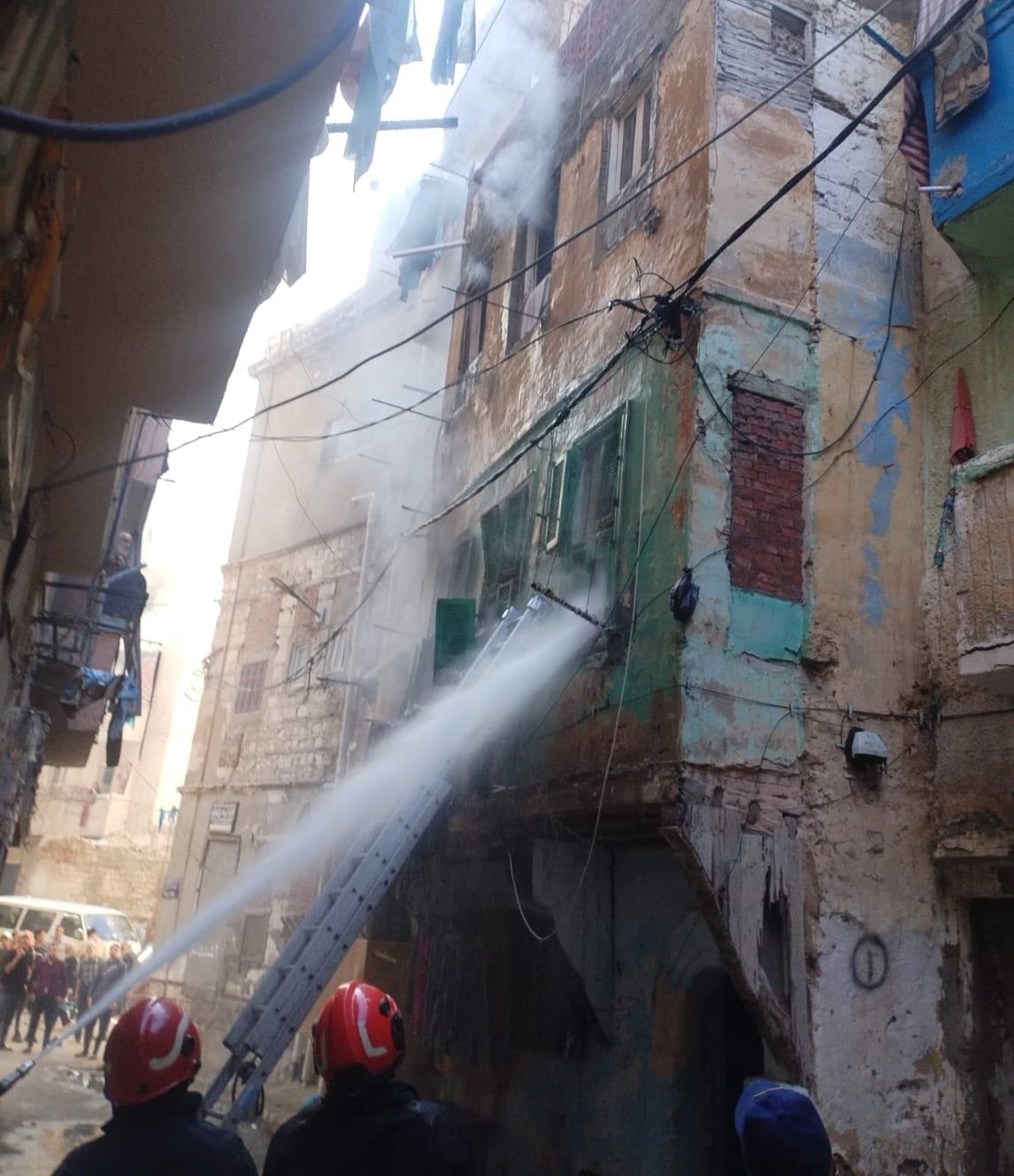 السيطرة على حريق داخل شقة في الاسكندرية السيطرة على حريق داخل شقة في الاسكندرية