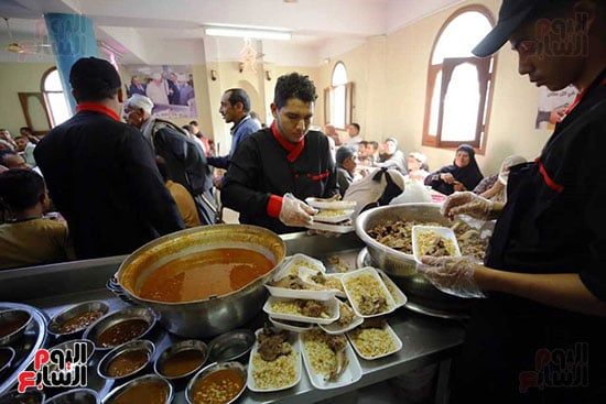وجبات لحوم وفراخ وبط مجانا (4)