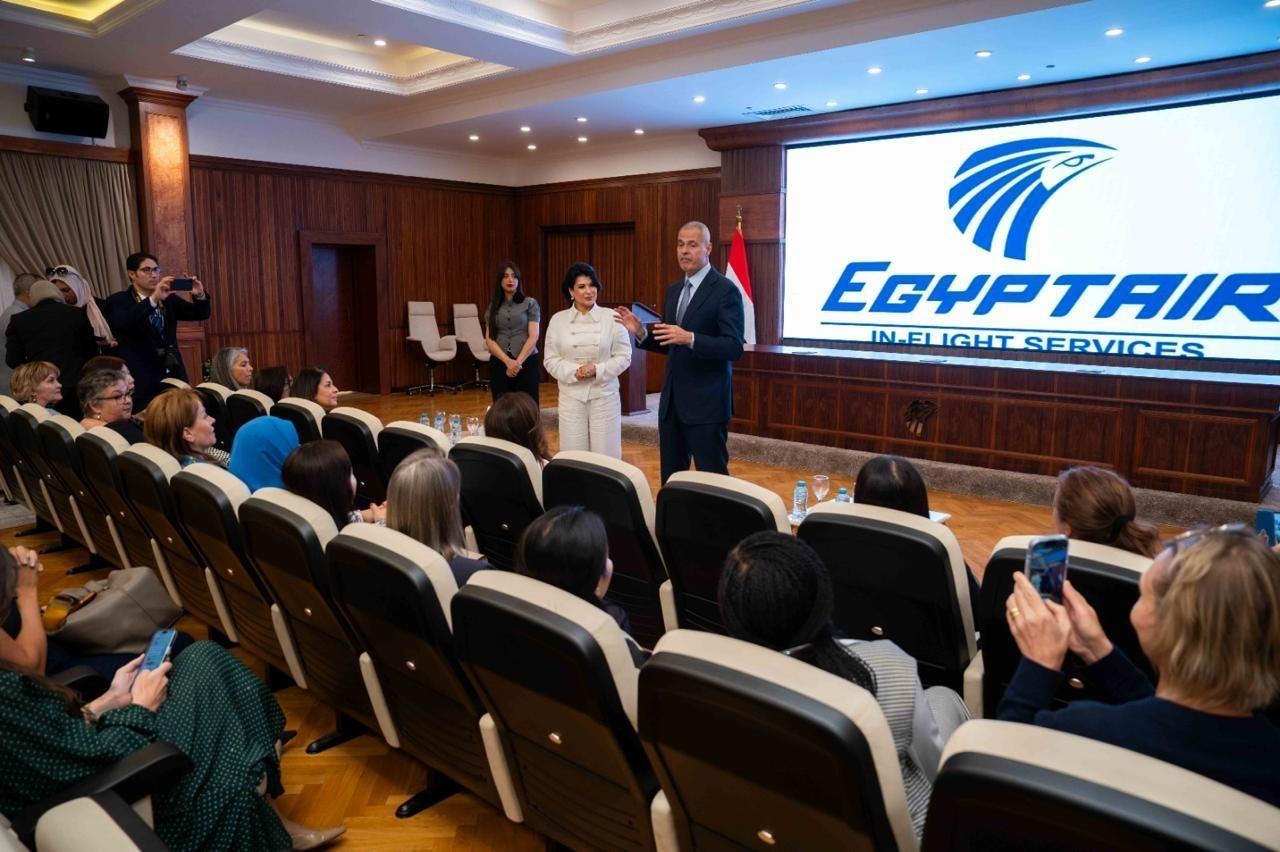 زوجات الدبلوماسيين الأجانب في ضيافة مصر للطيران (14) زوجات الدبلوماسيين الأجانب في ضيافة مصر للطيران (14)