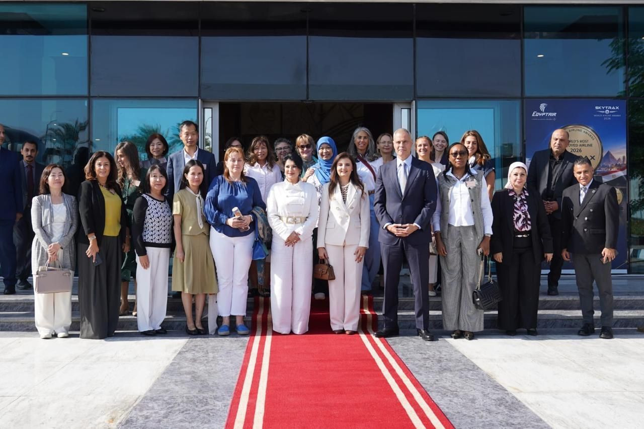 زوجات الدبلوماسيين الأجانب في ضيافة مصر للطيران (13) زوجات الدبلوماسيين الأجانب في ضيافة مصر للطيران (13)