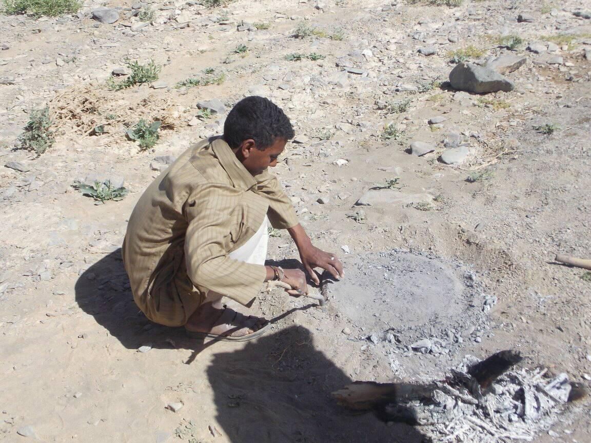 الخبز تحت الجمر والرمال والساخنة الخبز تحت الجمر والرمال والساخنة