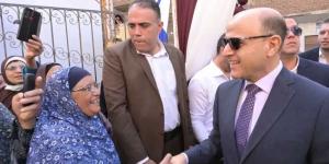 محافظ الغربية يستمع لمطالب أهالي قرية محلة روح بطنطا..ويوجه بسرعة فحص الشكاوى والعمل على حلها