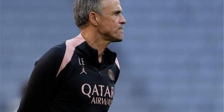 فيديو | لفتة طيبة من لويس إنريكي تجاه لاعبي برشلونة عقب نهاية مباراة دوري أبطال أوروبا