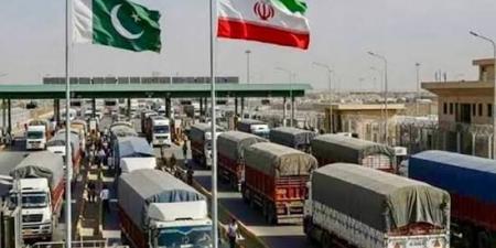 مئات الشاحنات عالقة على حدود إيران وباكستان.. إغلاق المعابر يشلّ التجارة ويكبّد التجار خسائر فادحة