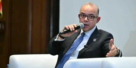 وزير الاستثمار: تطوير خدمات المستثمرين وتسريع حل مشكلاتهم وتعزيز جهود الترويج للصادرات المصرية للأسواق الدولية