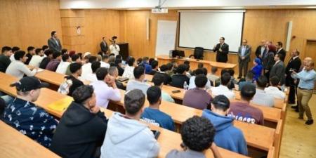 رئيس جامعة القاهرة في جولة ميدانية بالجامعة الأهلية والفرع الدولي :اليوم السابع