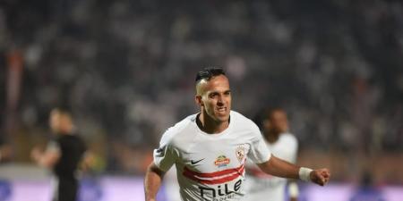 رغم الإيقاف وعقوبة النادي.. ناصر منسي يؤازر لاعبي الزمالك من المدرجات