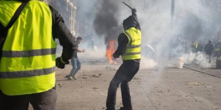 حركة السترات الصفراء تعلن احتجاجات جديدة في فرنسا الأسبوع المقبل