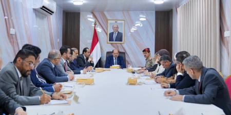 بشرى لموظفي الحكومة في اليمن.. بدء صرف الزيادة والعلاوات مع راتب أكتوبر