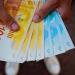 أبو الرب يوضح أسباب تأخر صرف رواتب الموظفين