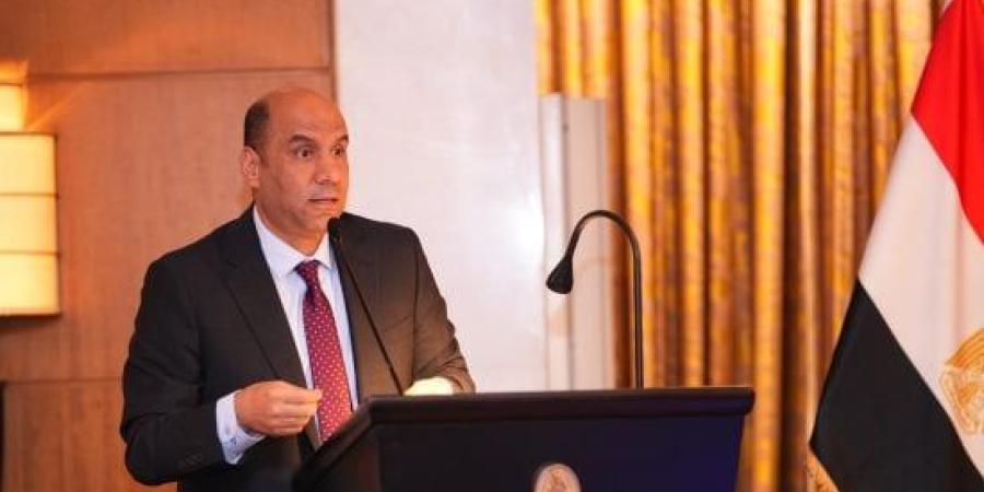 وزير العمل يصدر قرارات لتعزيز السلامة والصحة المهنية في بيئة العمل
