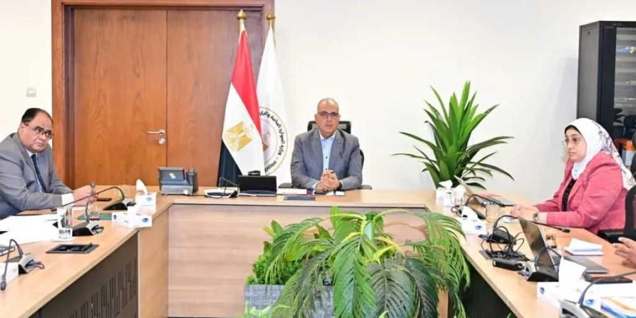 د. سويلم يتابع جهود إدارة واستغلال أملاك وزارة الموارد المائية والري وتعظيم الاستفادة منها