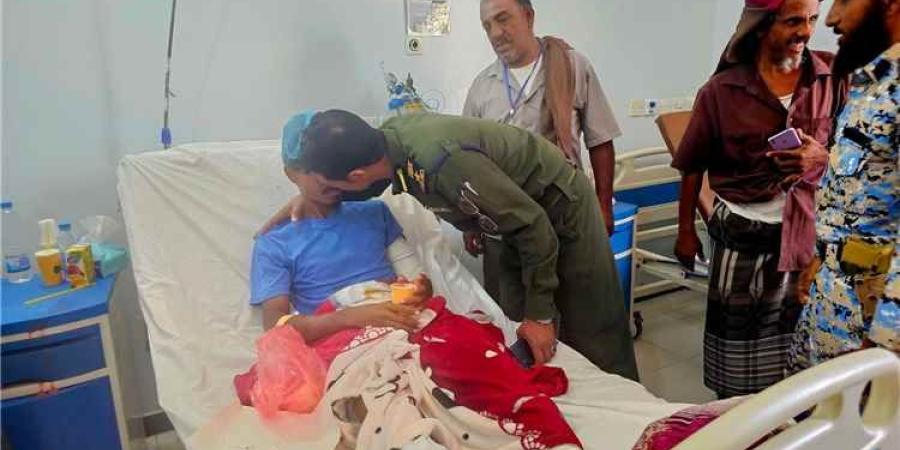 قيادة الأحوال المدنية بشبوة تتفقد جرحى استهداف قوات التدخل السريع في جردان