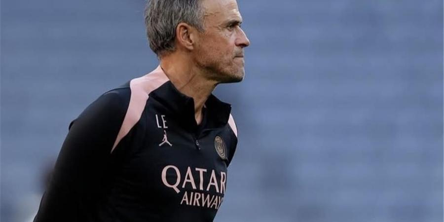 فيديو | لفتة طيبة من لويس إنريكي تجاه لاعبي برشلونة عقب نهاية مباراة دوري أبطال أوروبا