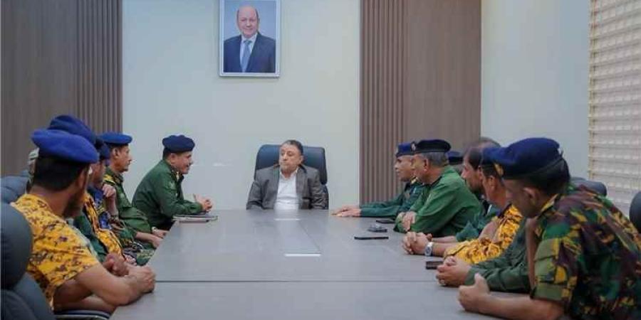 أبين تقر خطة ميدانية لرفع الجاهزية الأمنية وحظر التجمعات غير المبررة