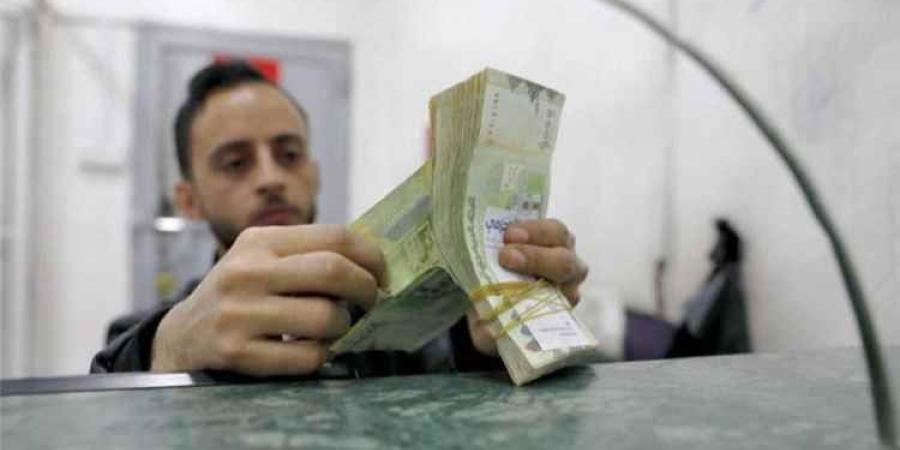 أزمة سيولة وشيكة.. شبح الإفلاس يلاحق شركات صرافة وقطاعات تجارية في صنعاء