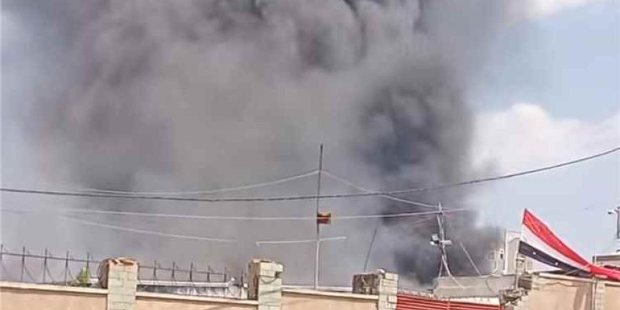 عاجل.. قصف حوثي يحرق مصنع الإسفنج ببير باشا غرب تعز