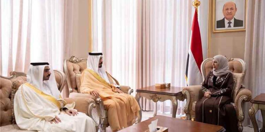 وزيرة الخارجية تبحث مع السفير البحريني مستجدات الأوضاع في اليمن