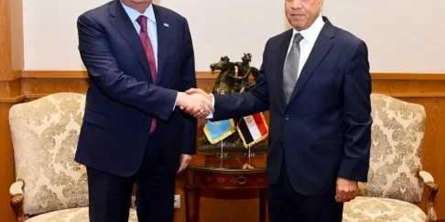 وزير الخارجية يستقبل نظيره الكازاخي في أول زيارة ثنائية له منذ توليه منصبه