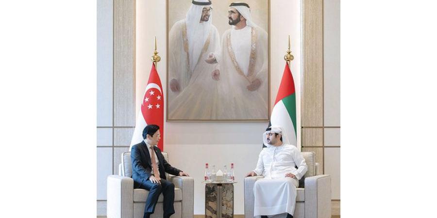 مكتوم بن محمد: الإمارات وسنغافورة نموذجان لاقتصاد لا تحدّه الجغرافيا