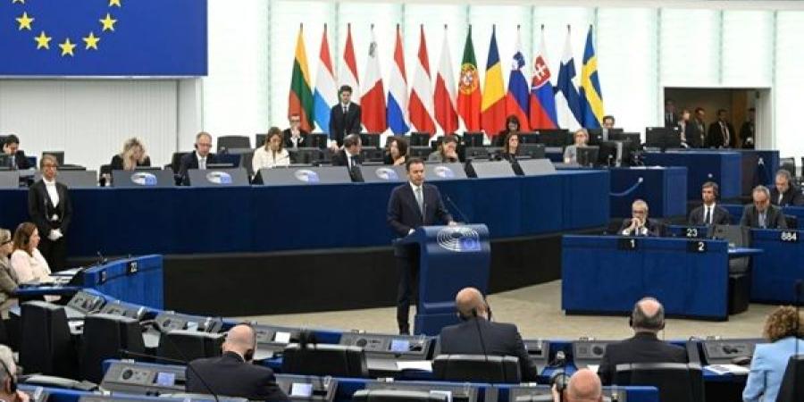 البرلمان الأوروبي يدعو لإدراج "جماعة الحوثي" منظمة إرهابية وتفكيك قنوات تمويلها