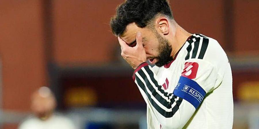 برونو فيرنانديز ينتقد الجهاز الفني لمانشستر يونايتد بعد رباعية كومو