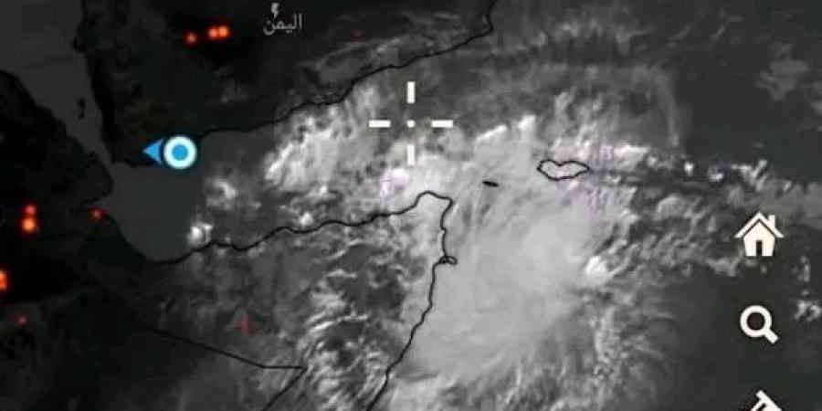 منخفض جوي شرق اليمن والداخلية توجه الدفاع المدني برفع الجاهزية