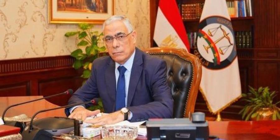 النيابة تخلي ساحة التحفظ على المركبات بمنطقة أرض المعركة بمرسى مطروح :اليوم السابع
