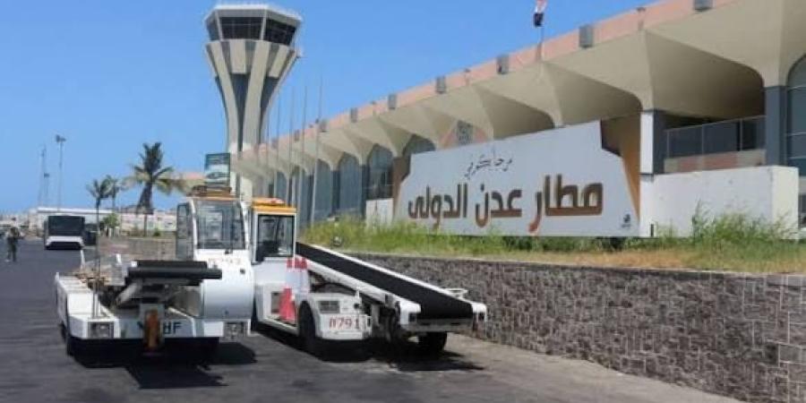 عاجل.. مليشيا الحوثي تشن هجوم صاروخي على مطار عدن وميناء الحاويات