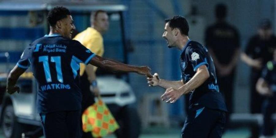 الهلال يتخطى القادسية بثلاثية وينفرد بصدارة الدورى السعودى.. فيديو :اليوم السابع