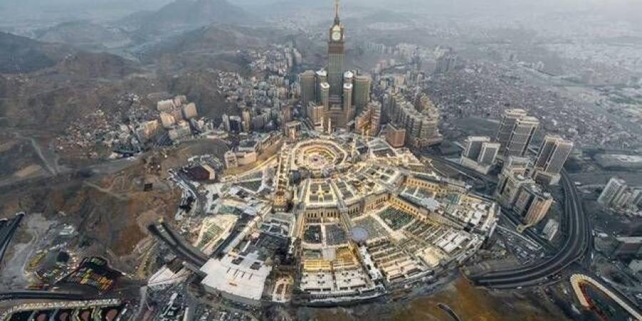 الدفاع المدني: اعتراض صاروخين باليستيين استهدفا مكة المكرمة والمدينة المنورة