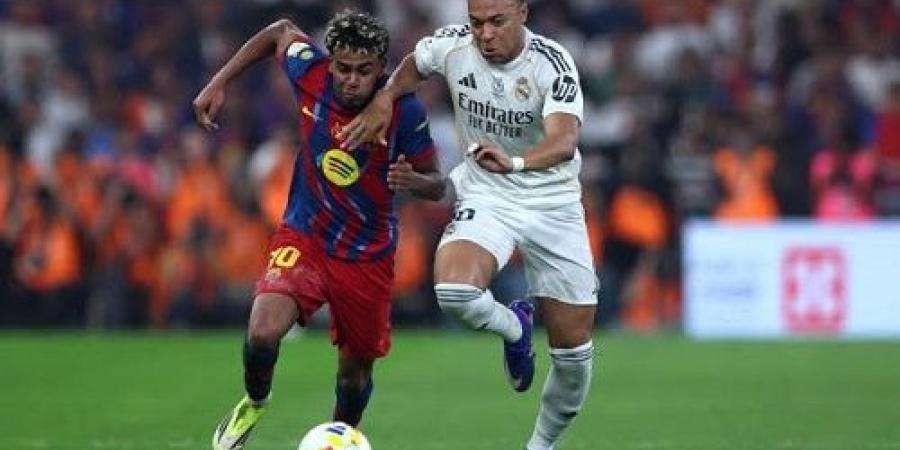 كلاسيكو إسبانيا بين برشلونة وريال مدريد في الجولة العاشرة