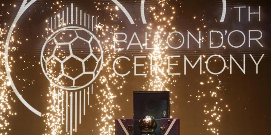 برشلونة يتخذ قرارًا بشأن حفل الكرة الذهبية 2026